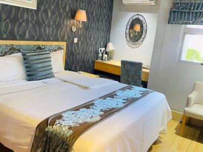 Aquarian Tide Hotel - from BPW 890