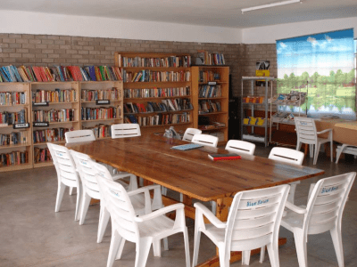 Blue Bows International School