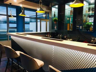 Skyview Lounge