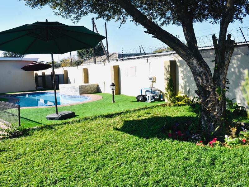 Ken Koral Bed and Breakfast - from BWP 450