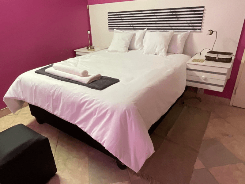 LaRonza Bed and Breakfast - from BWP 400