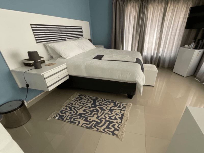 LaRonza Bed and Breakfast - from BWP 400