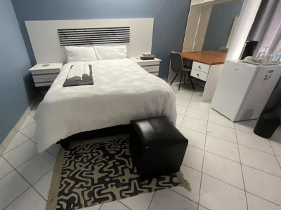 LaRonza Bed and Breakfast - from BWP 400