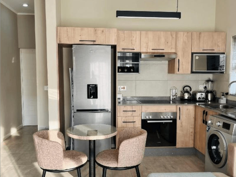Onks Apartments - from BWP P725