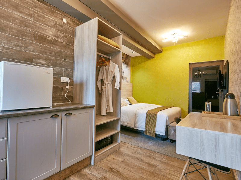 Madamz Bed & Breakfast - from BWP 575