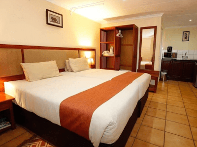 Mokoro Lodge - from BWP 965