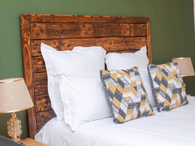 Birdville BnB Guesthouse - from BWP 300