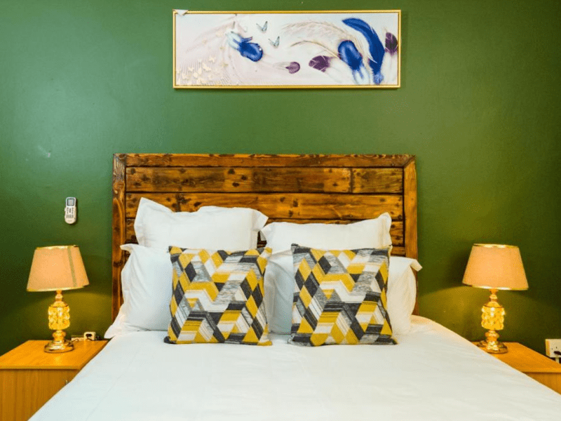 Birdville BnB Guesthouse - from BWP 300