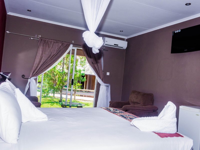 Kamanga Lodge & Hotel - from BWP 560