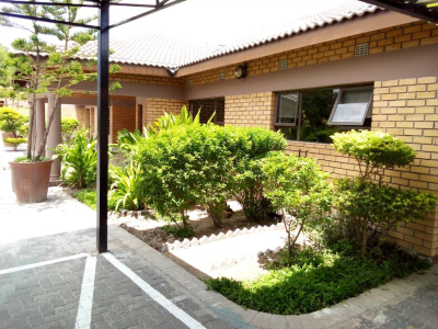 Senthaga Guest House & Safaris - from BWP 500