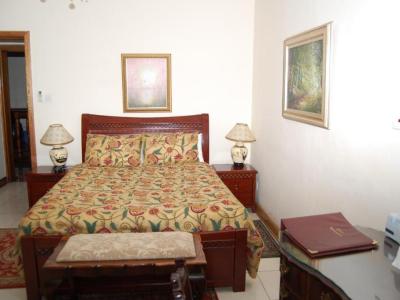 Falcon Crest Suites - from BWP 700