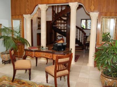 Falcon Crest Suites - from BWP 700