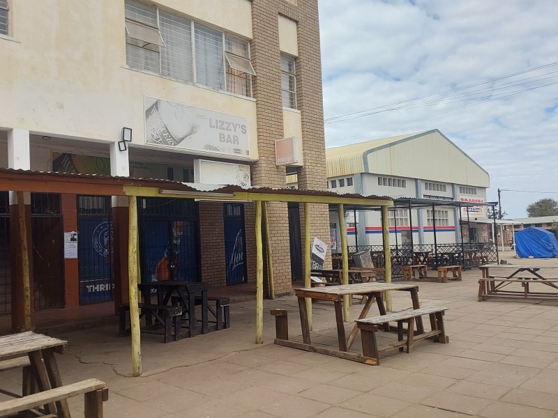Lizzy’s Bar