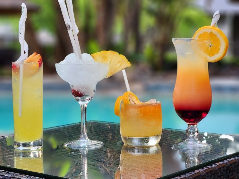 Lenaka Cocktail Bar